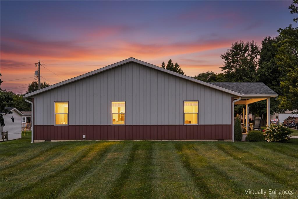 213 E Lawn Property Photo 57