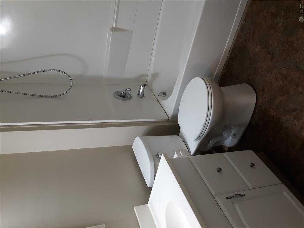 117 N Quentin Property Photo 6