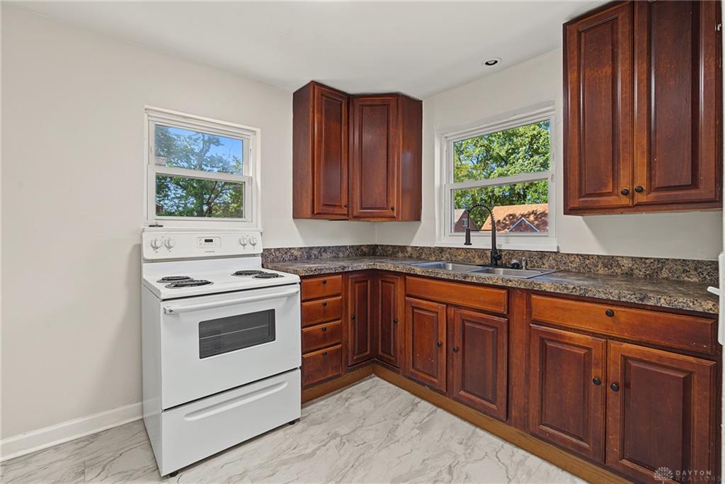 1526 Tennyson Property Photo 13
