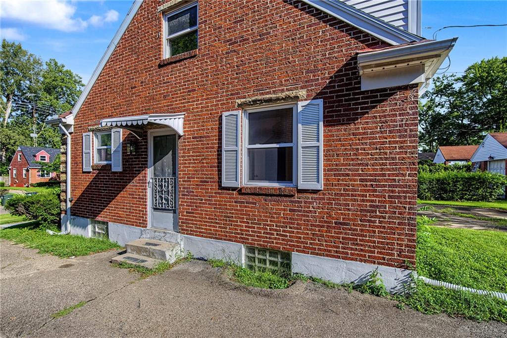 1526 Tennyson Property Photo 35