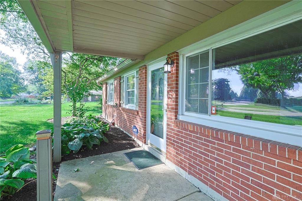 1593 Kensington Property Photo 4