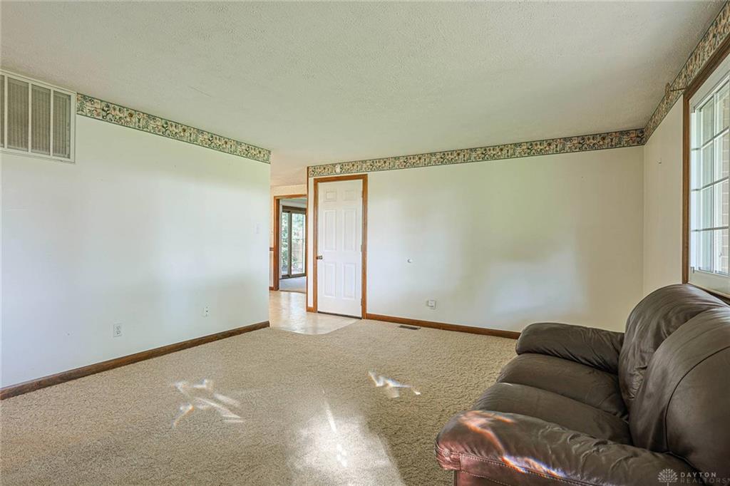 1593 Kensington Property Photo 5