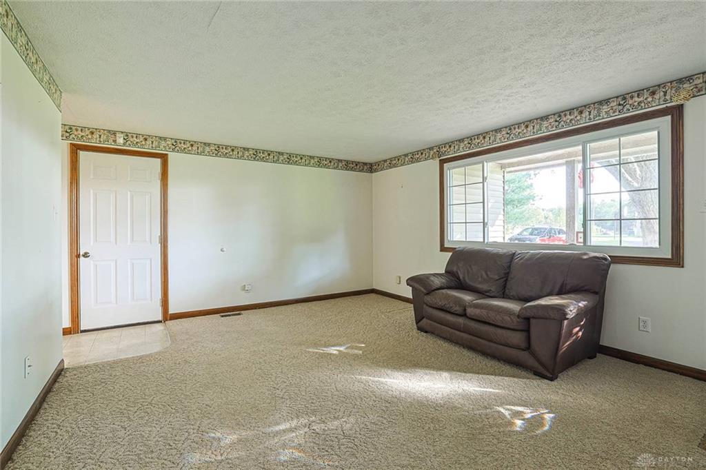 1593 Kensington Property Photo 6