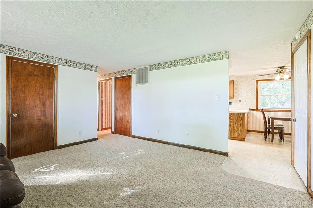 1593 Kensington Property Photo 8