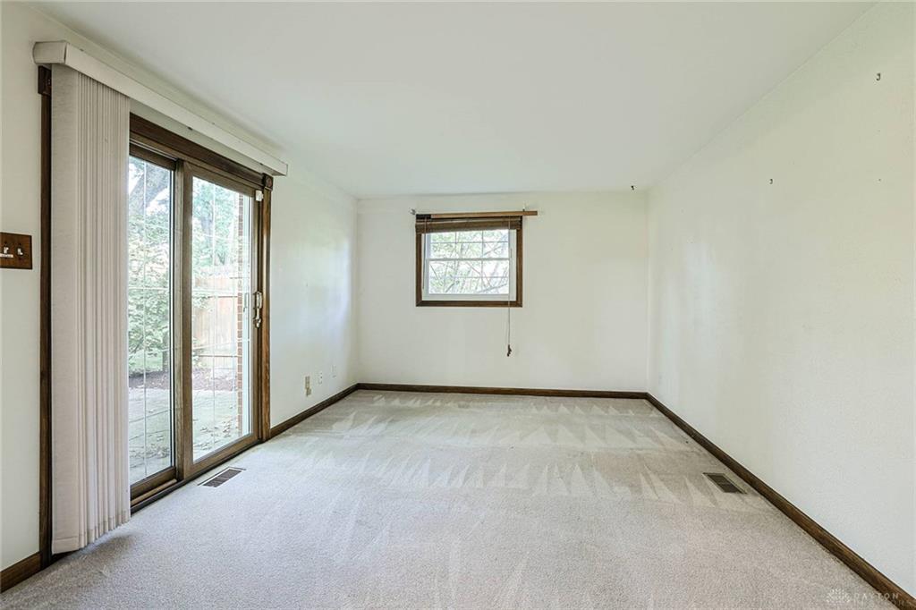1593 Kensington Property Photo 9