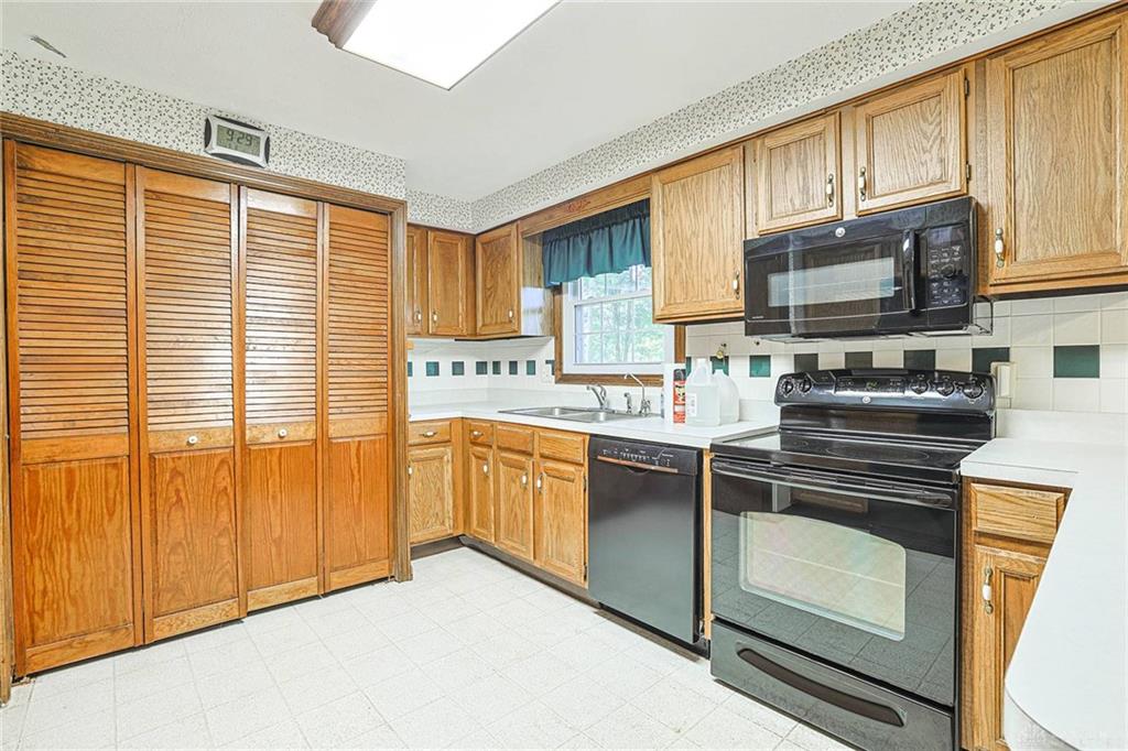1593 Kensington Property Photo 15