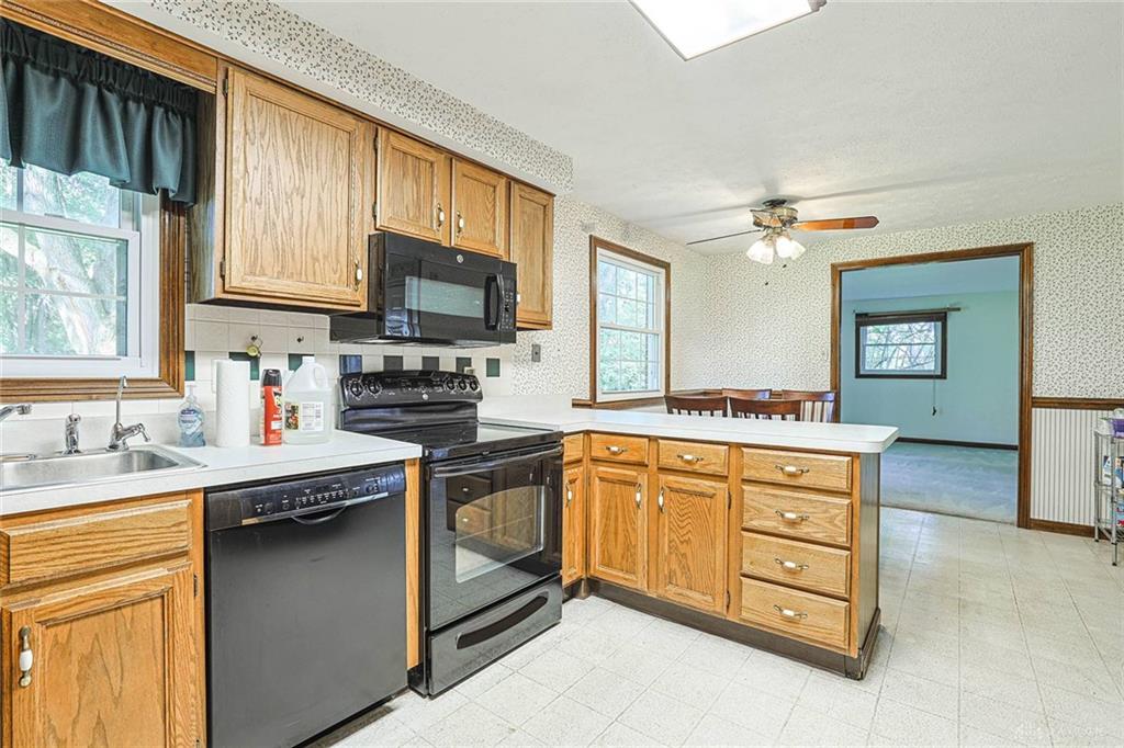 1593 Kensington Property Photo 16