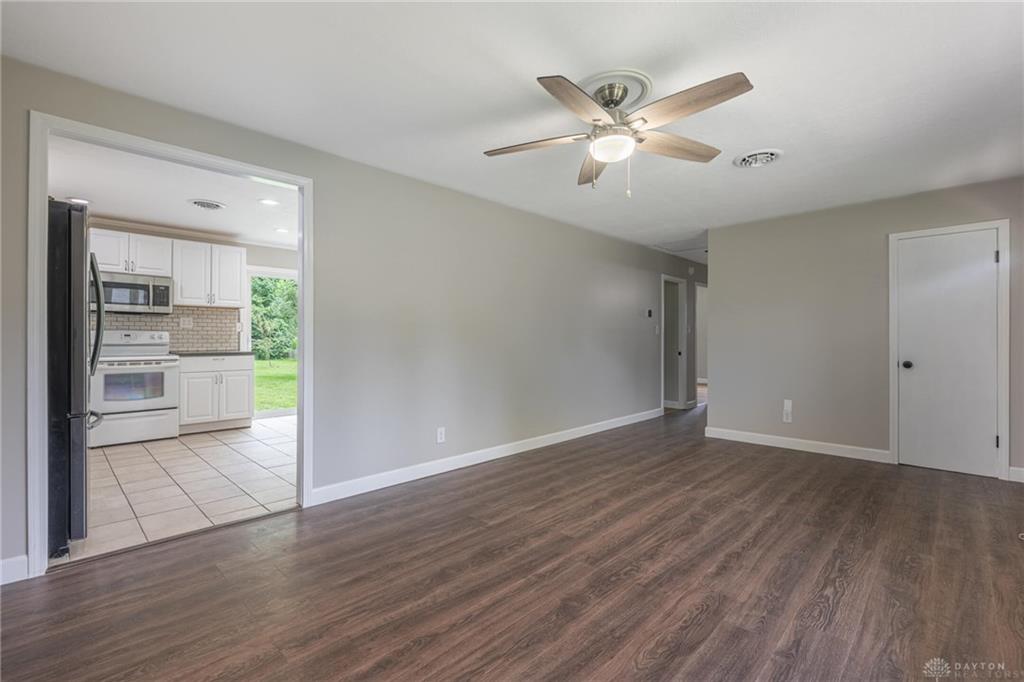 3382 Valley Wood Property Photo 5