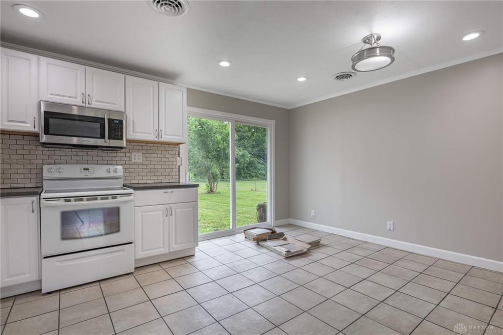 3382 Valley Wood Property Photo 8