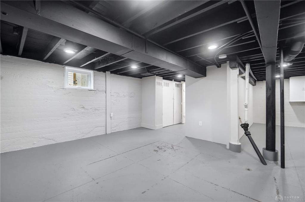621 Wellmeier Property Photo 44