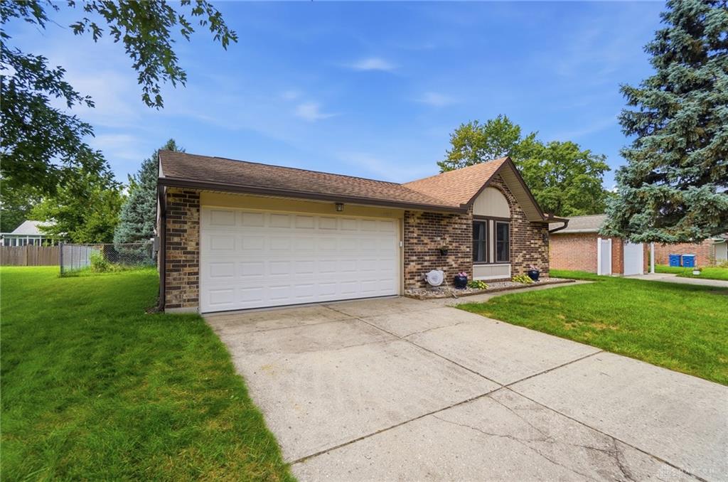 8353 Schoolgate Property Photo 3