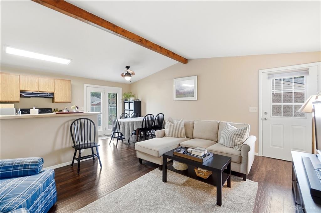 8353 Schoolgate Property Photo 5