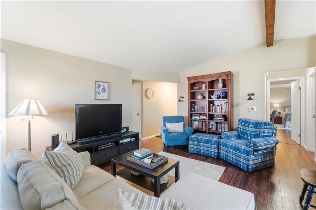 8353 Schoolgate Property Photo 7