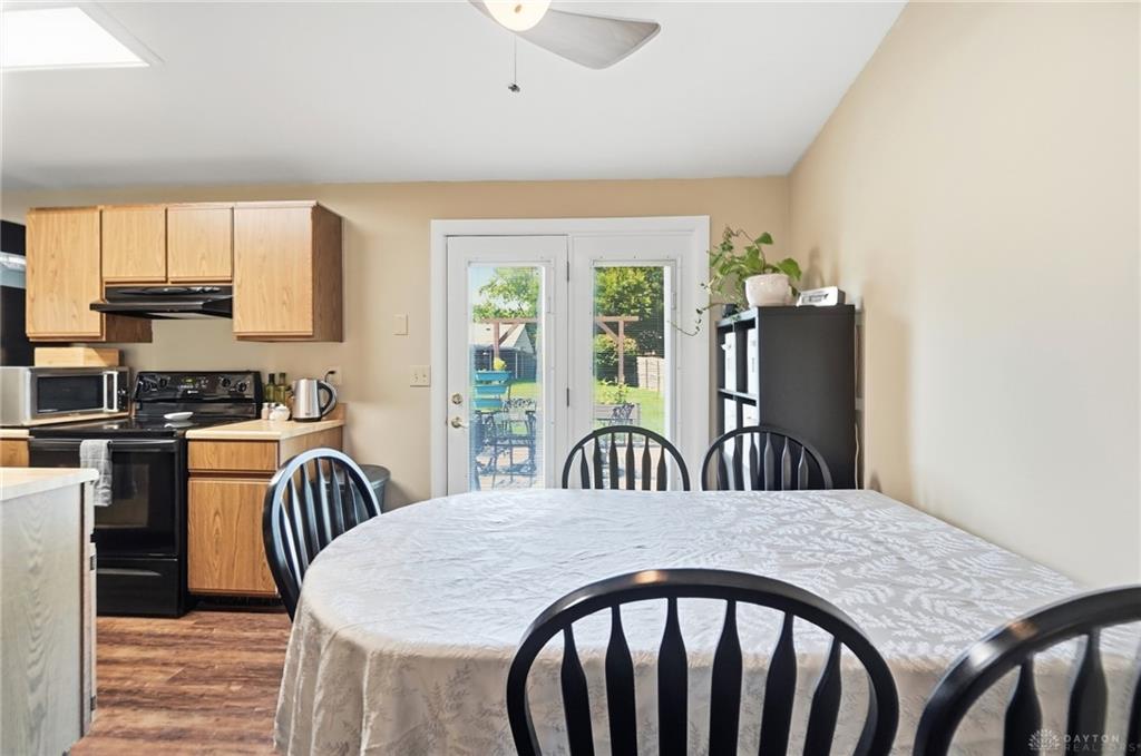 8353 Schoolgate Property Photo 9