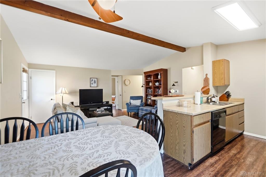 8353 Schoolgate Property Photo 10