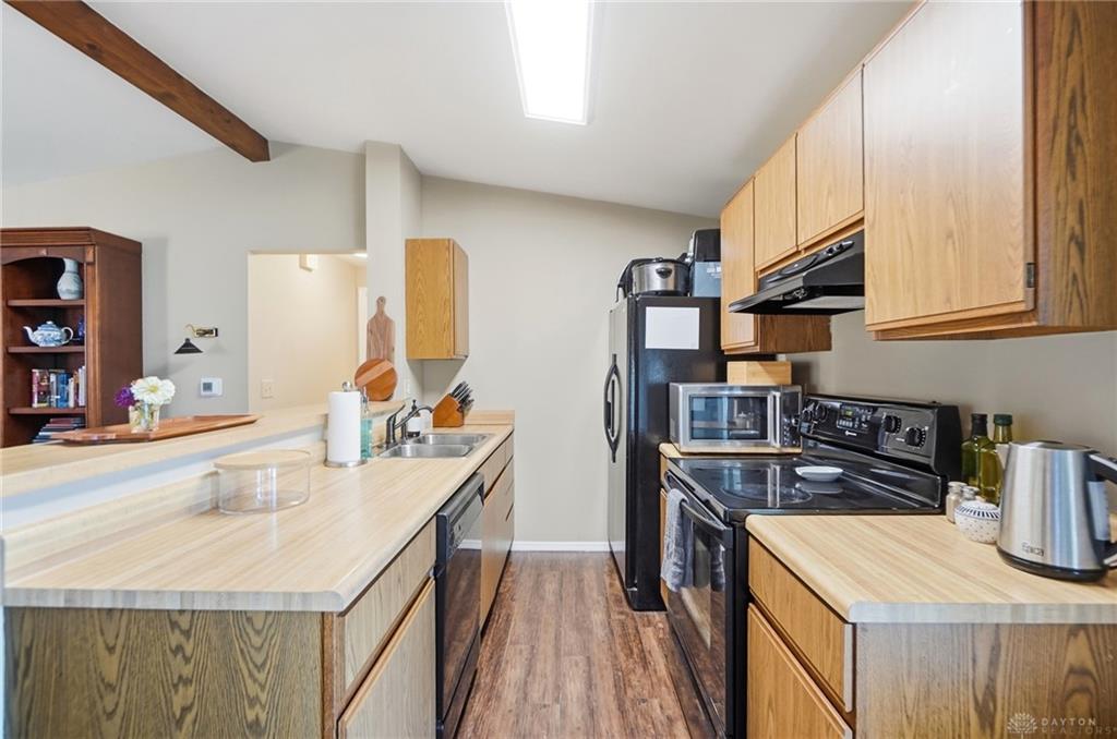 8353 Schoolgate Property Photo 11