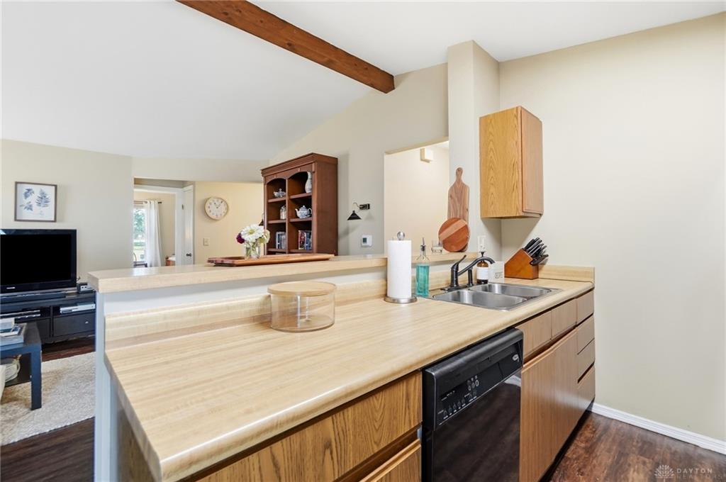 8353 Schoolgate Property Photo 12
