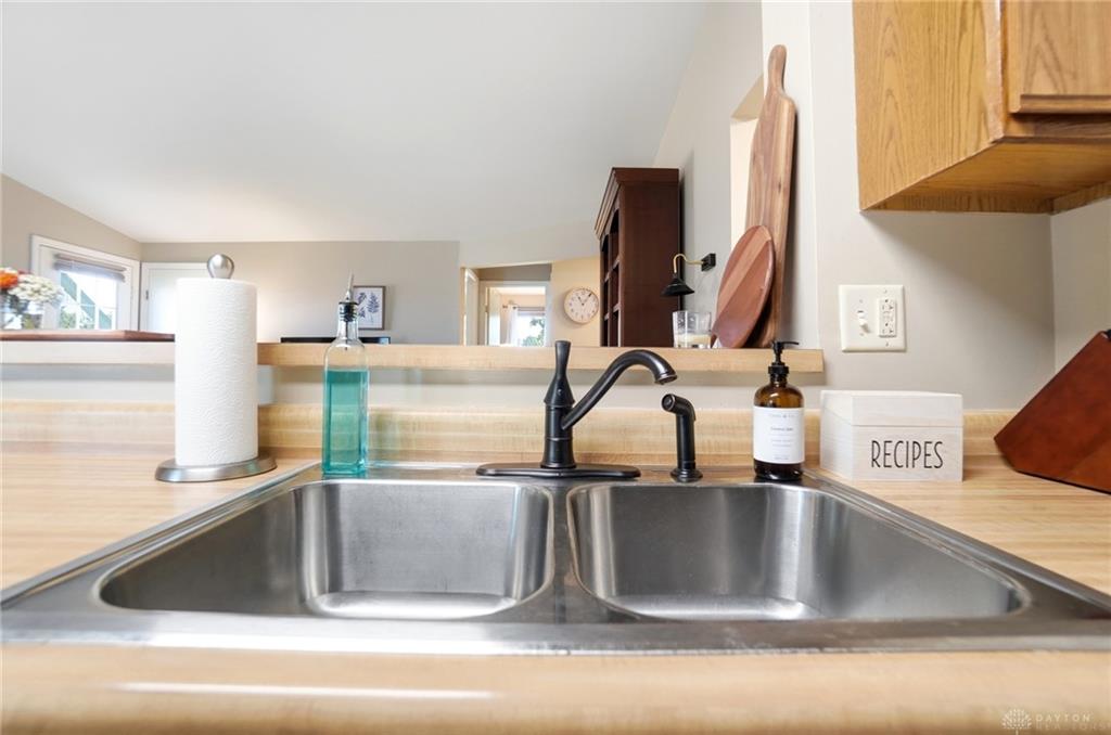 8353 Schoolgate Property Photo 14