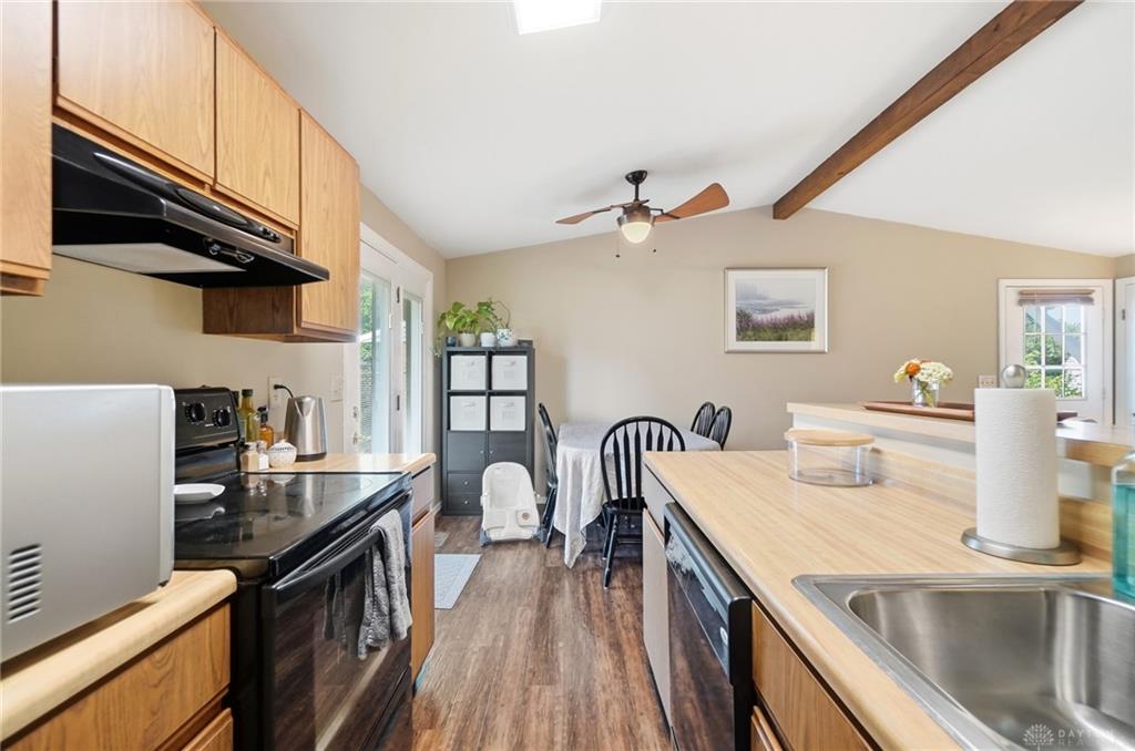 8353 Schoolgate Property Photo 15