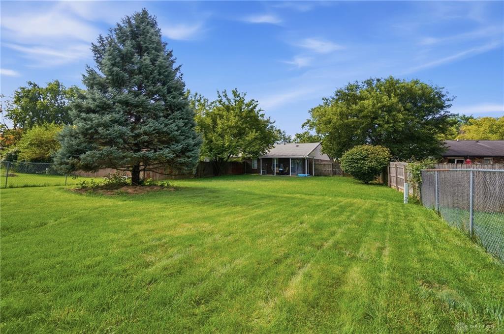 8353 Schoolgate Property Photo 28