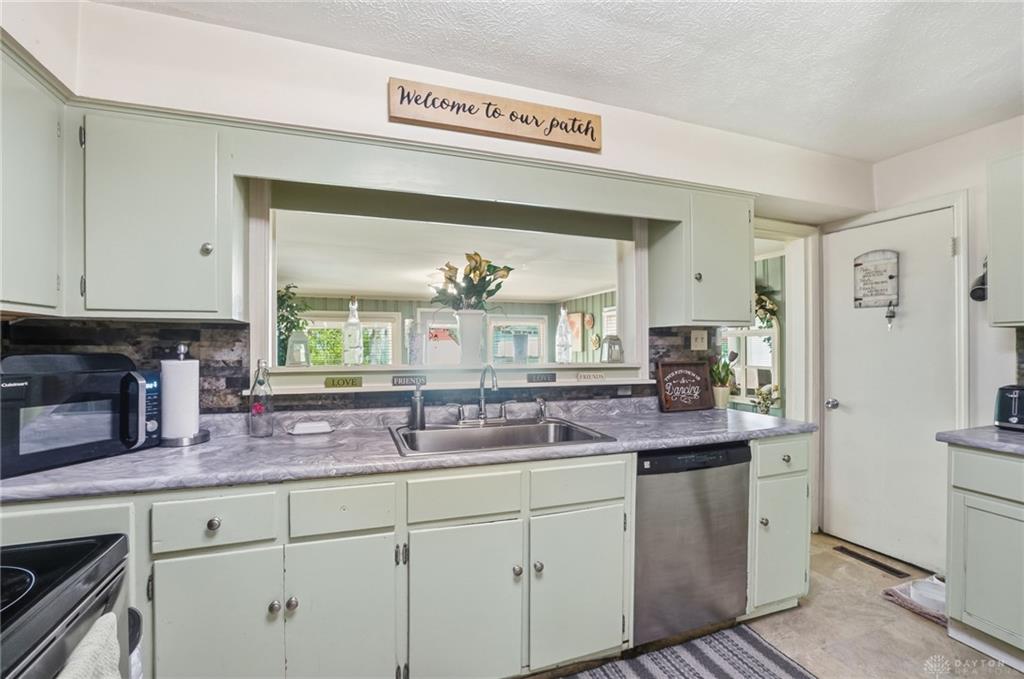 723 Adria Property Photo 8