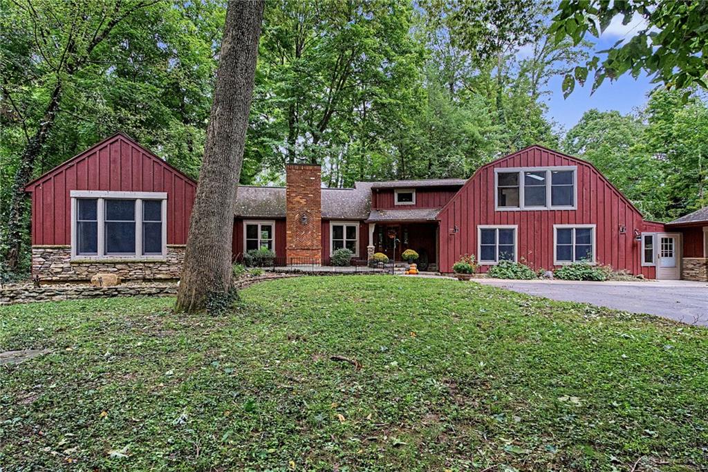 195 Colonial Property Photo 1