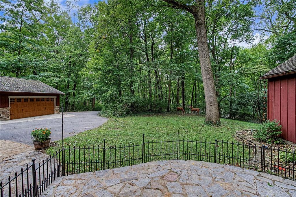 195 Colonial Property Photo 13