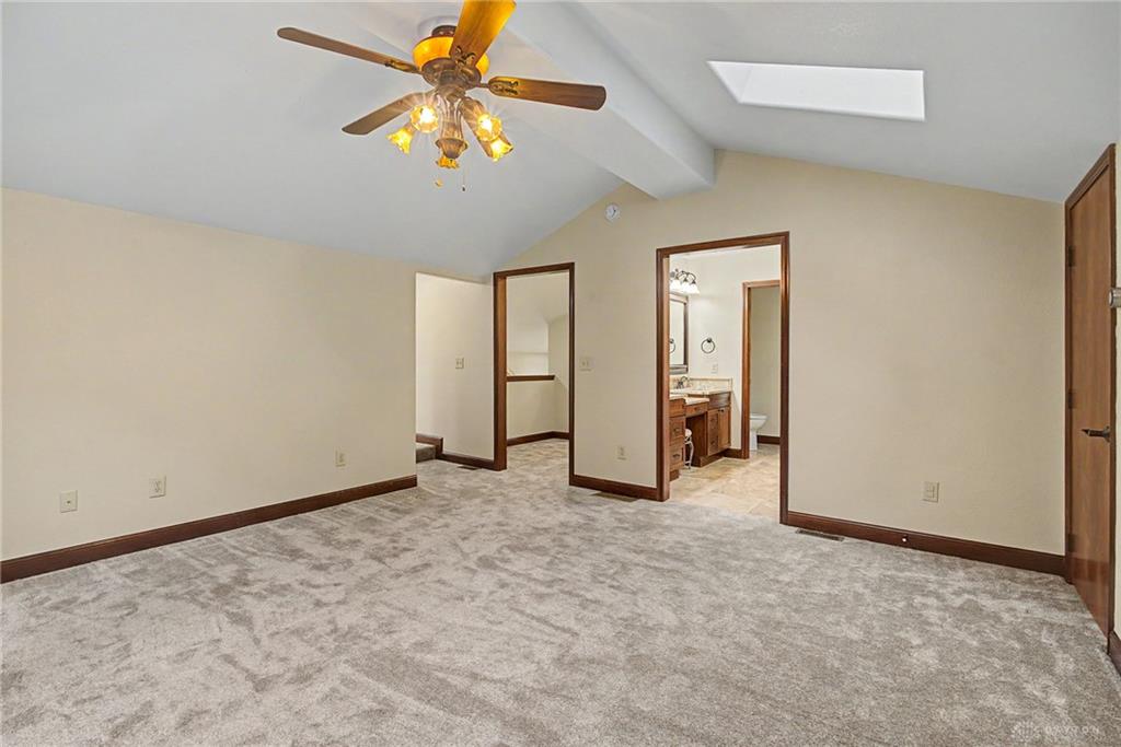 195 Colonial Property Photo 36