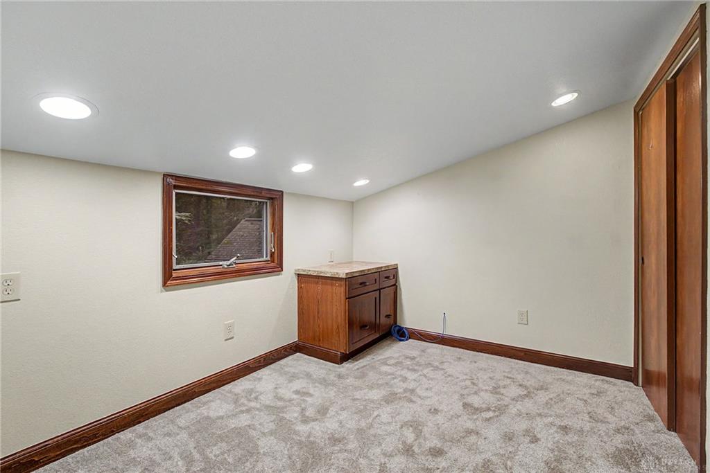 195 Colonial Property Photo 43
