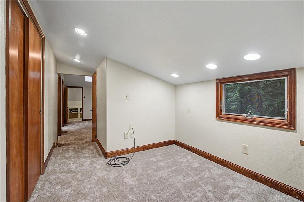 195 Colonial Property Photo 44