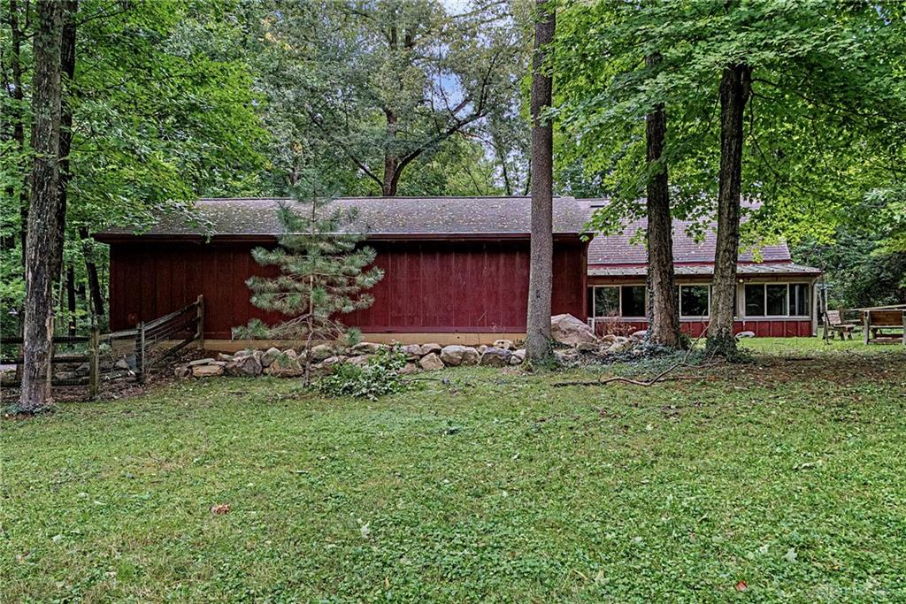 195 Colonial Property Photo 65