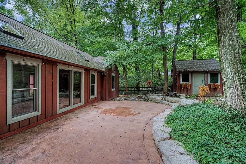 195 Colonial Property Photo 71
