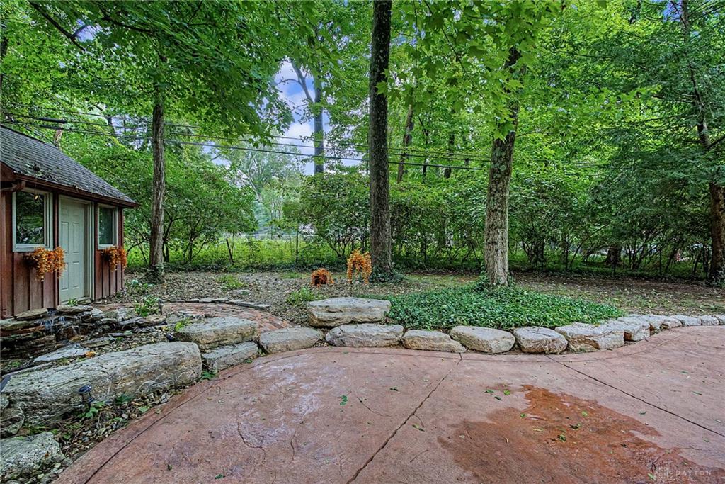 195 Colonial Property Photo 73
