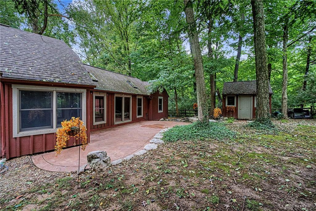 195 Colonial Property Photo 77