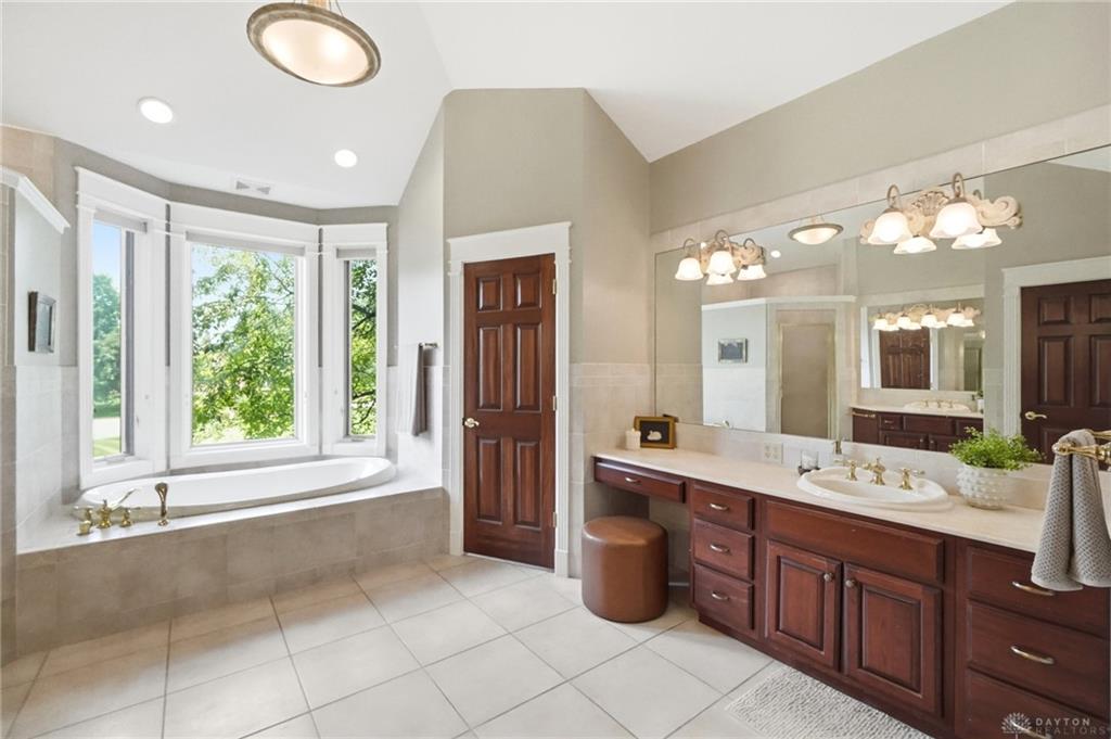 2638 Ballydoyle Property Photo 33