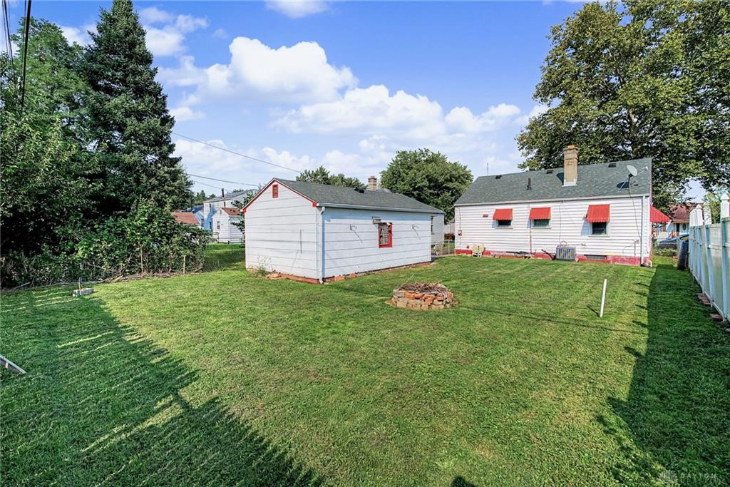 1667 Pell Property Photo 8