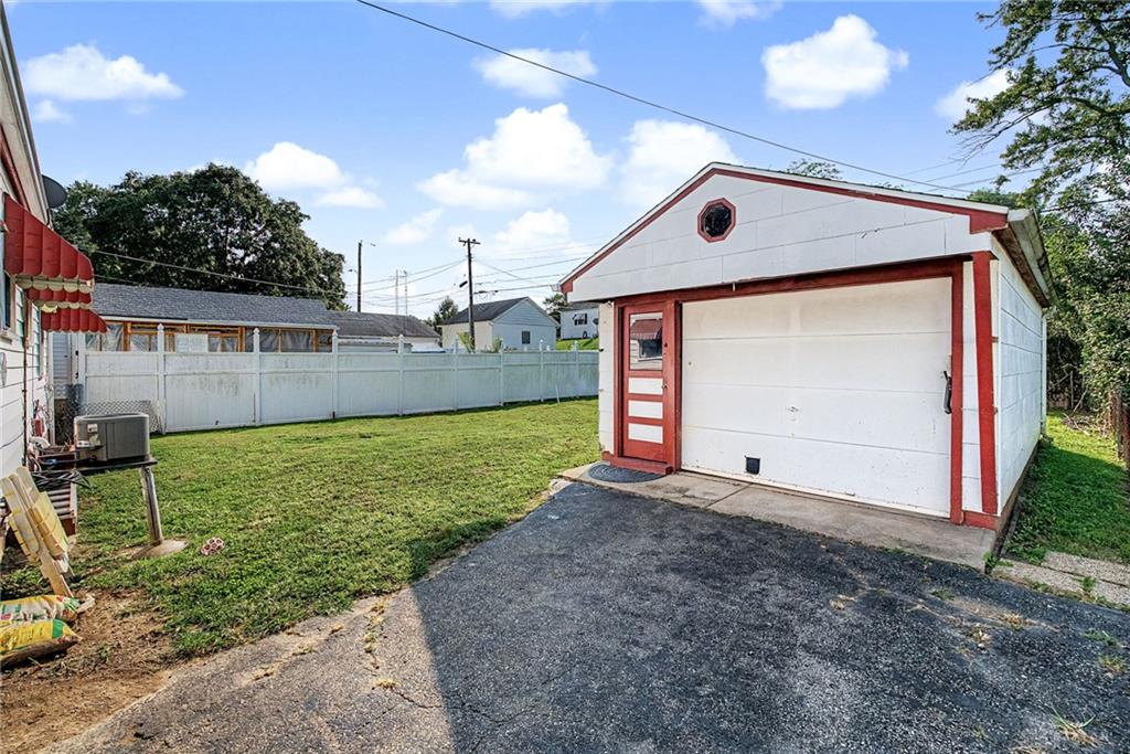 1667 Pell Property Photo 23