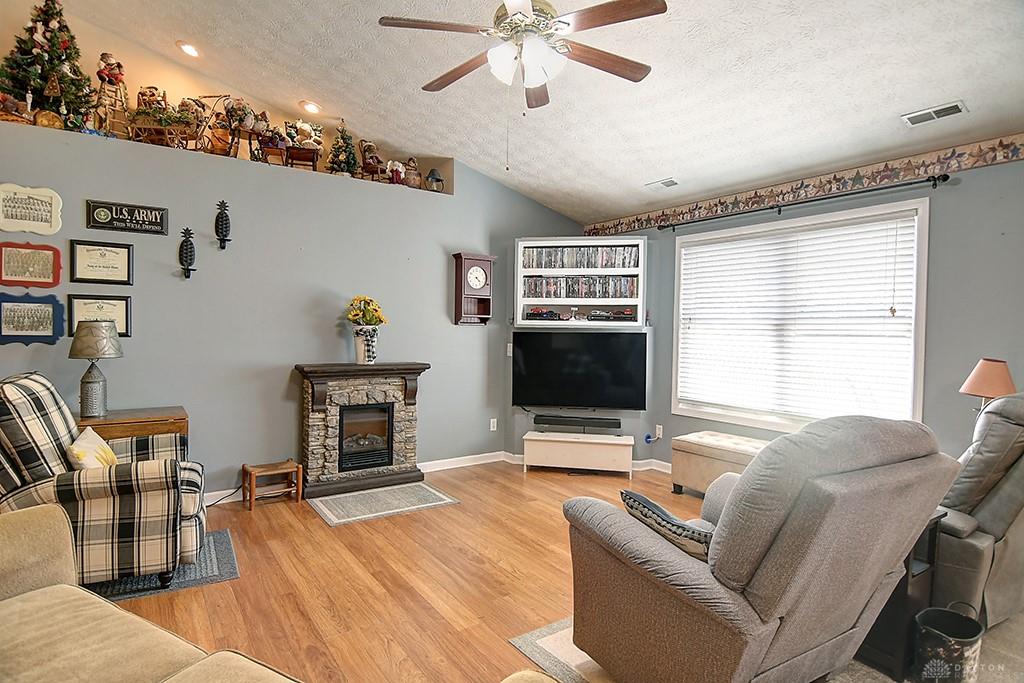 73 Viking Property Photo 5
