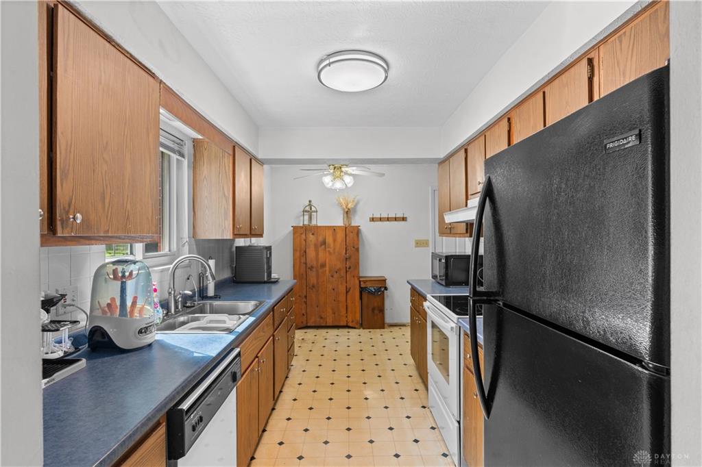 983 Peggy Property Photo 19