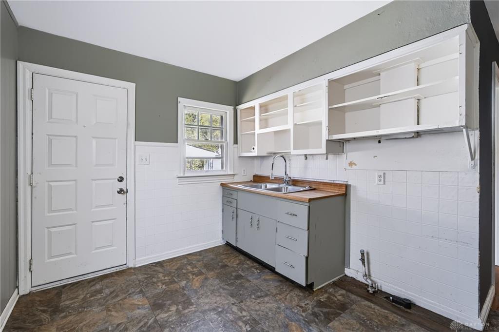 1433 Lamar Property Photo 11