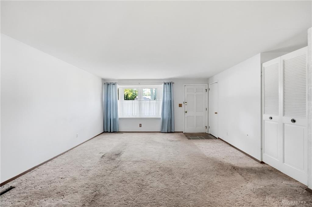 4401 Walbridge Property Photo 6