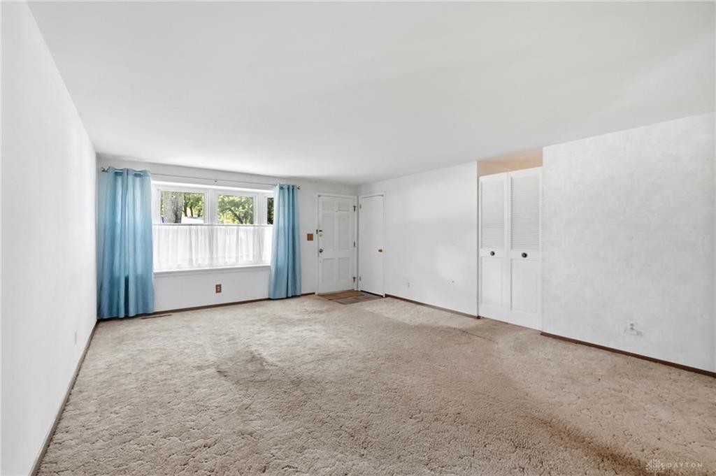 4401 Walbridge Property Photo 7