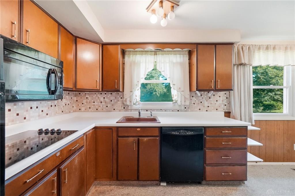 4401 Walbridge Property Photo 15