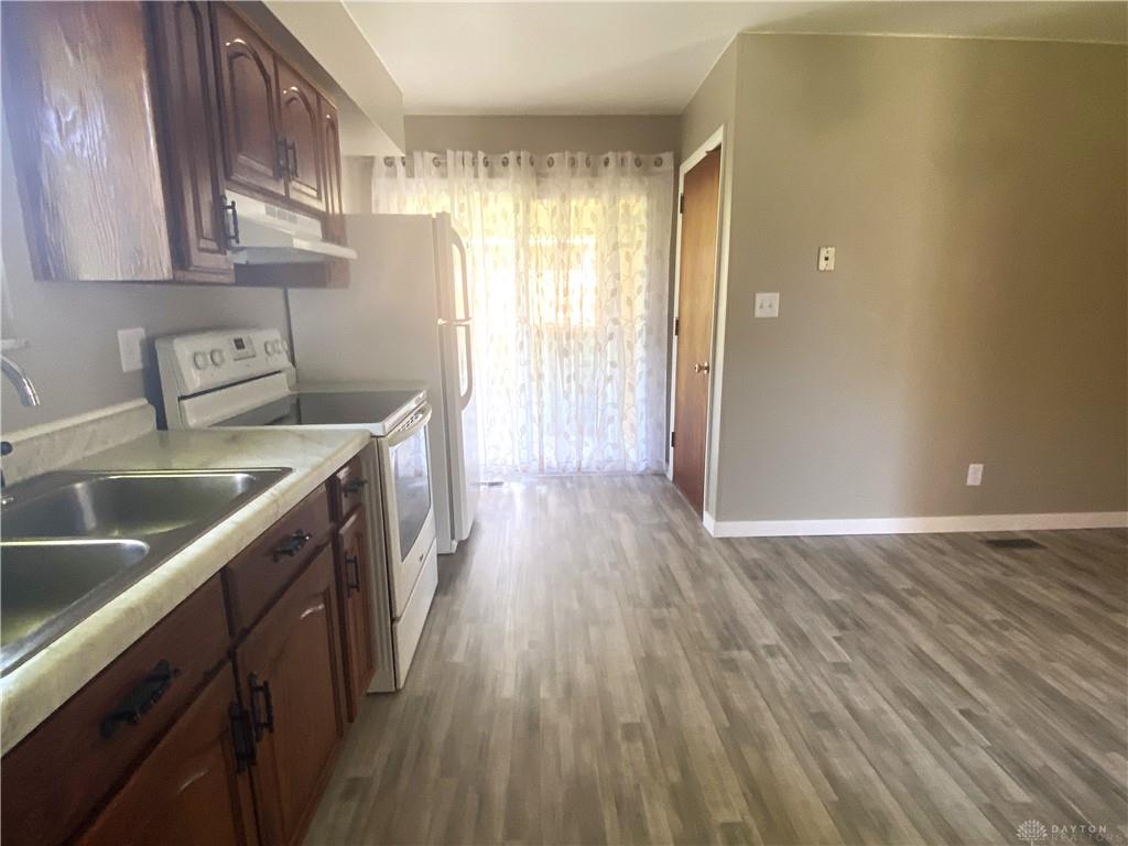 2219 Stop 8 Property Photo 6