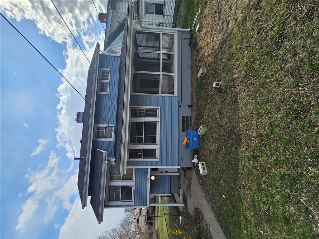 1015 Lexington Property Photo 3