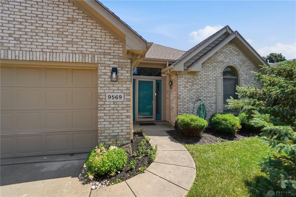 9569 Country Path Property Photo 1