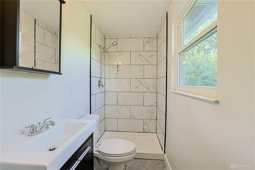 5569 Venus Property Photo 20