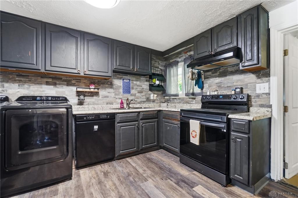 3776 Utica Property Photo 14