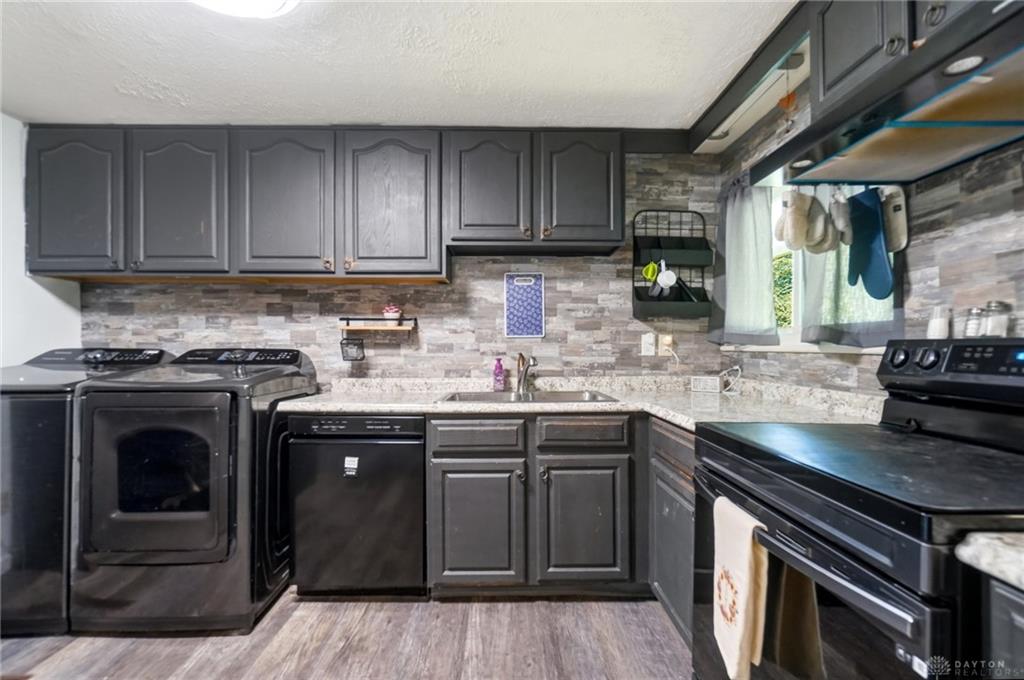 3776 Utica Property Photo 15
