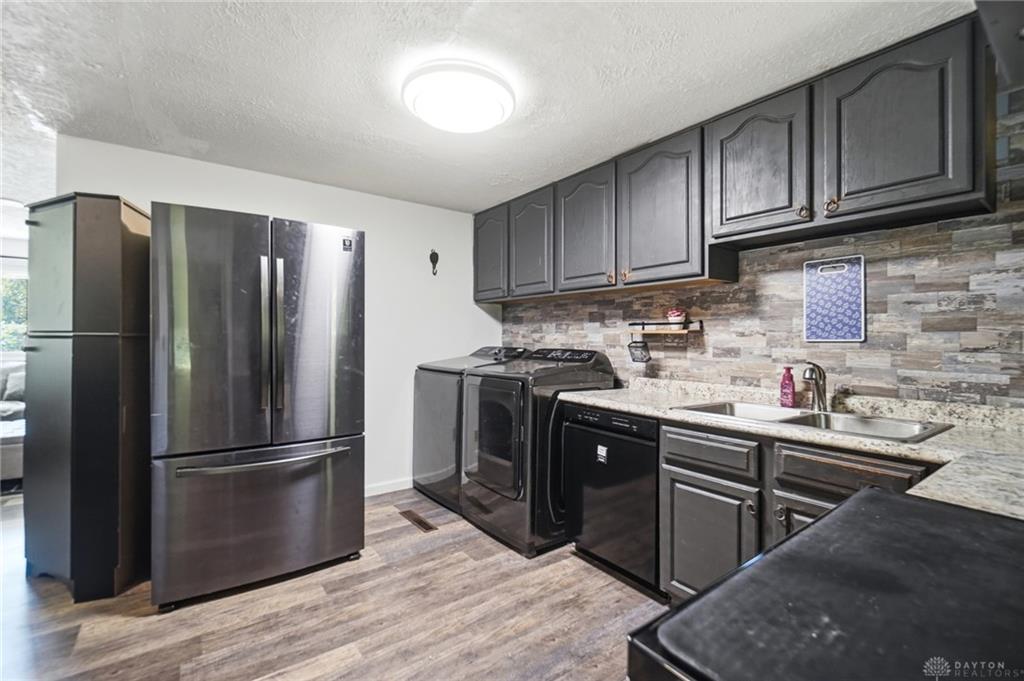 3776 Utica Property Photo 16